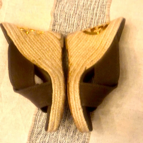 Tory Burch Kristen Brown Canvas Wedges with Gold Logo - Picture 5 of 8